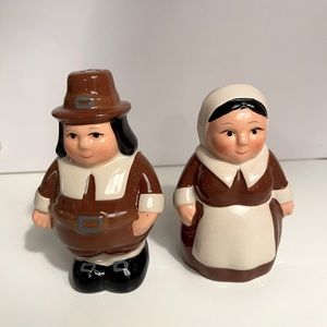 Vintage Pilgrims Thanksgiving Salt and Pepper Shakers